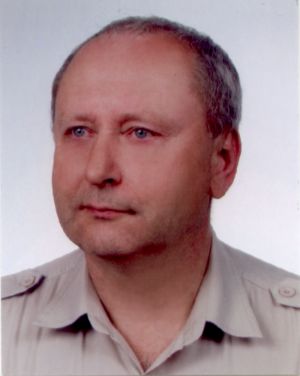 Fot. #1c (Z1 z [1/5]): Dr Jan Pająk - zdjęcie dla dowodu osobistego wykonane 19 lipca 2004 roku